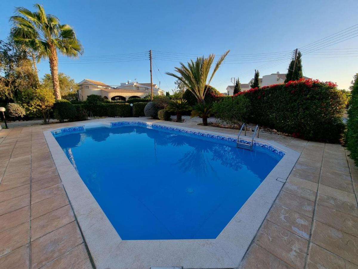 Phoenix In Secret Valley Villa