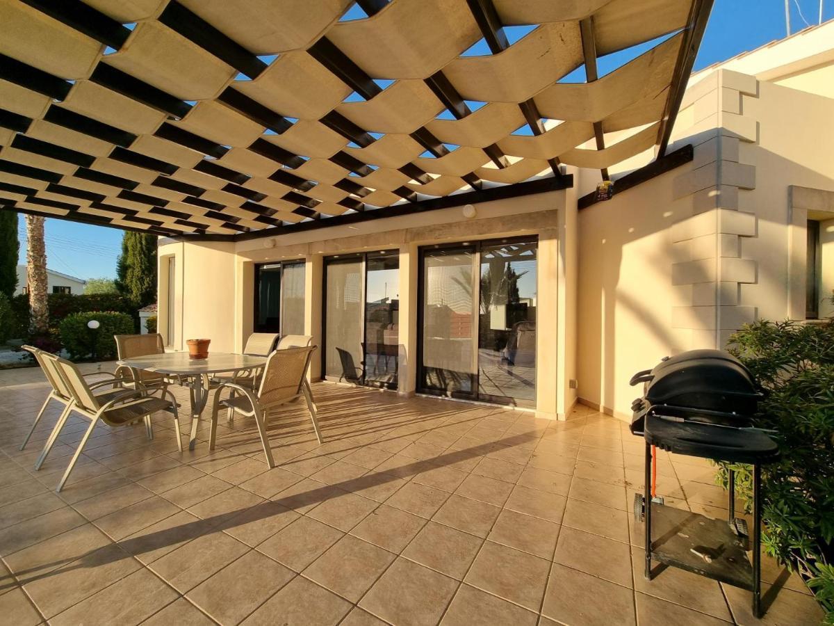 Phoenix In Secret Valley Villa