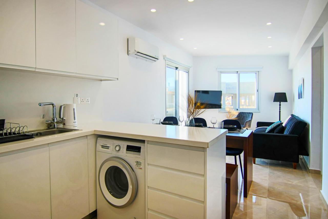 Apartment Phaedrus Living Seaside Residence Lighthouse 70 Paphos