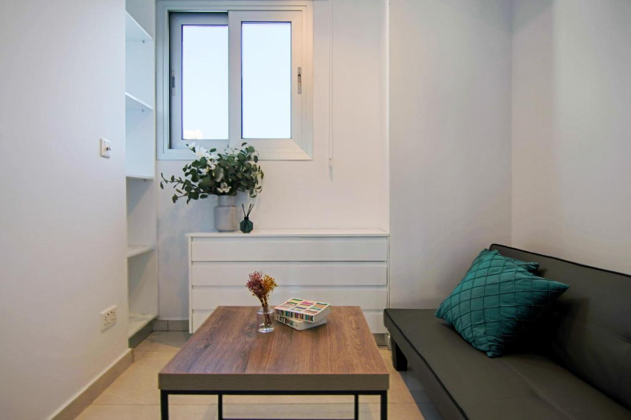 Phaedrus Living