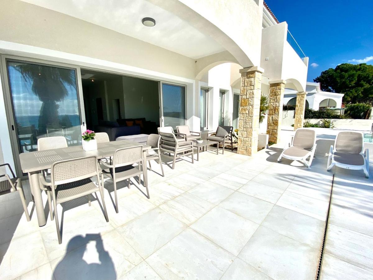 Coral Bay Villa *