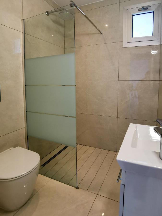 Apartment Phaedrus Living *