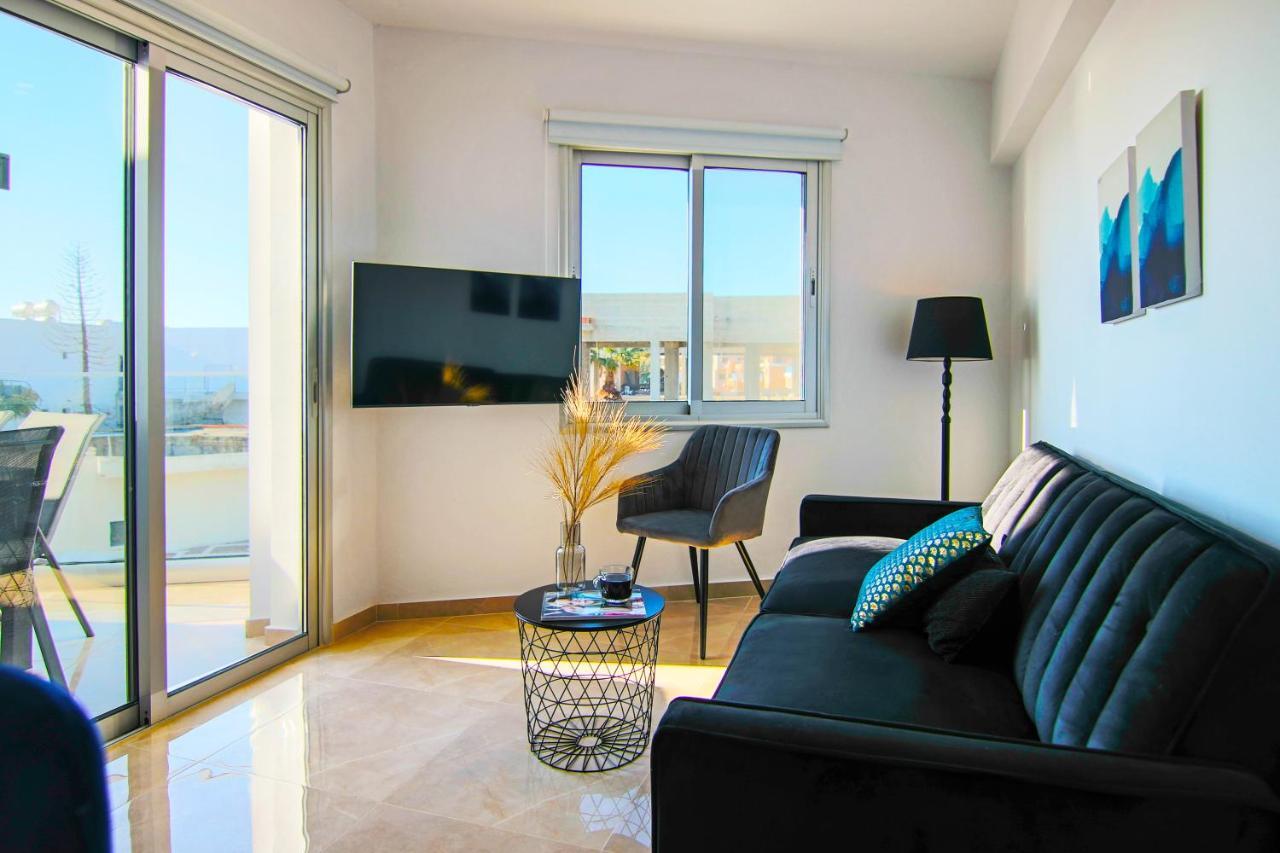 Phaedrus Living Seaside Residence Lighthouse 70 * Paphos