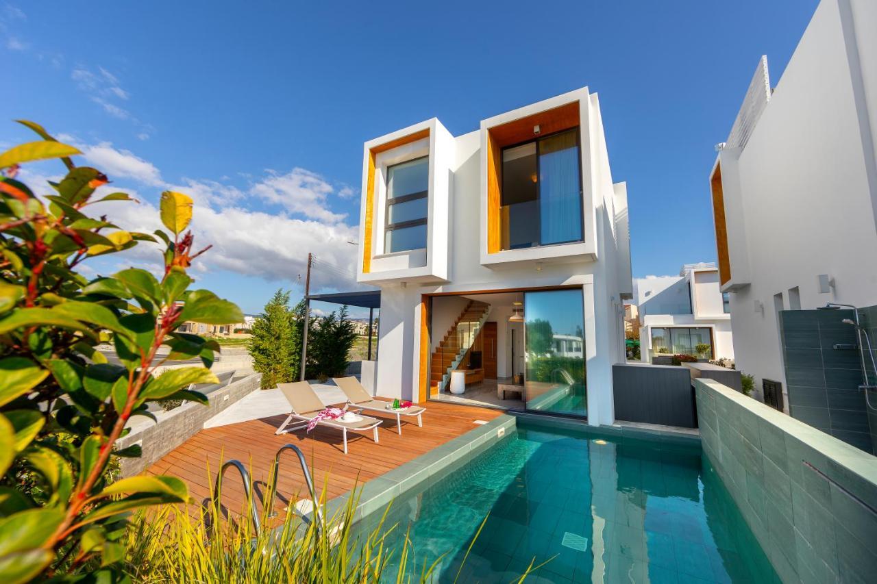 Laurus 6, Walking Distance To The Villa
