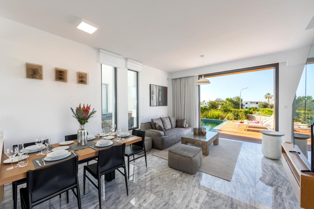 Laurus 6, Walking Distance To The *