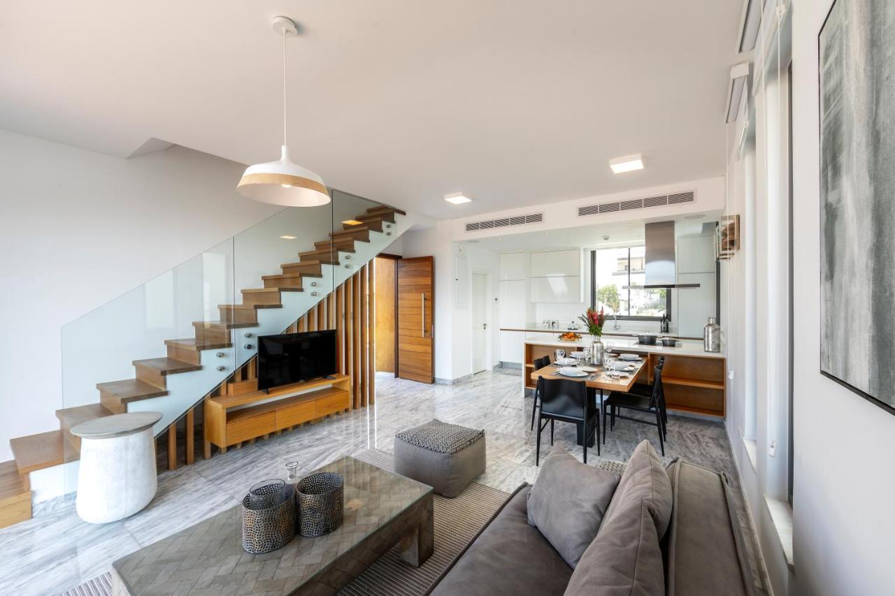 Laurus 6, Walking Distance To The Villa