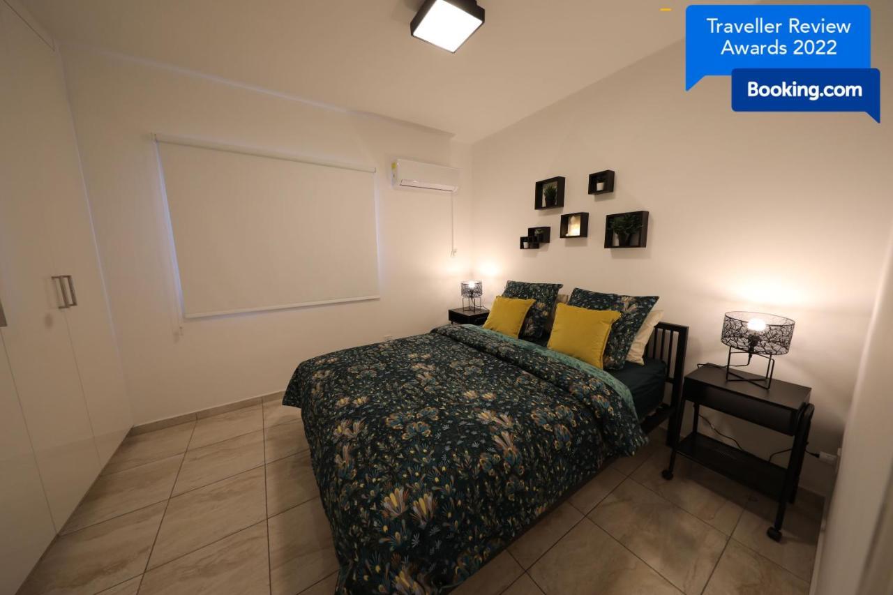 Banlieue 29 - 2 Bedroom Flat In *