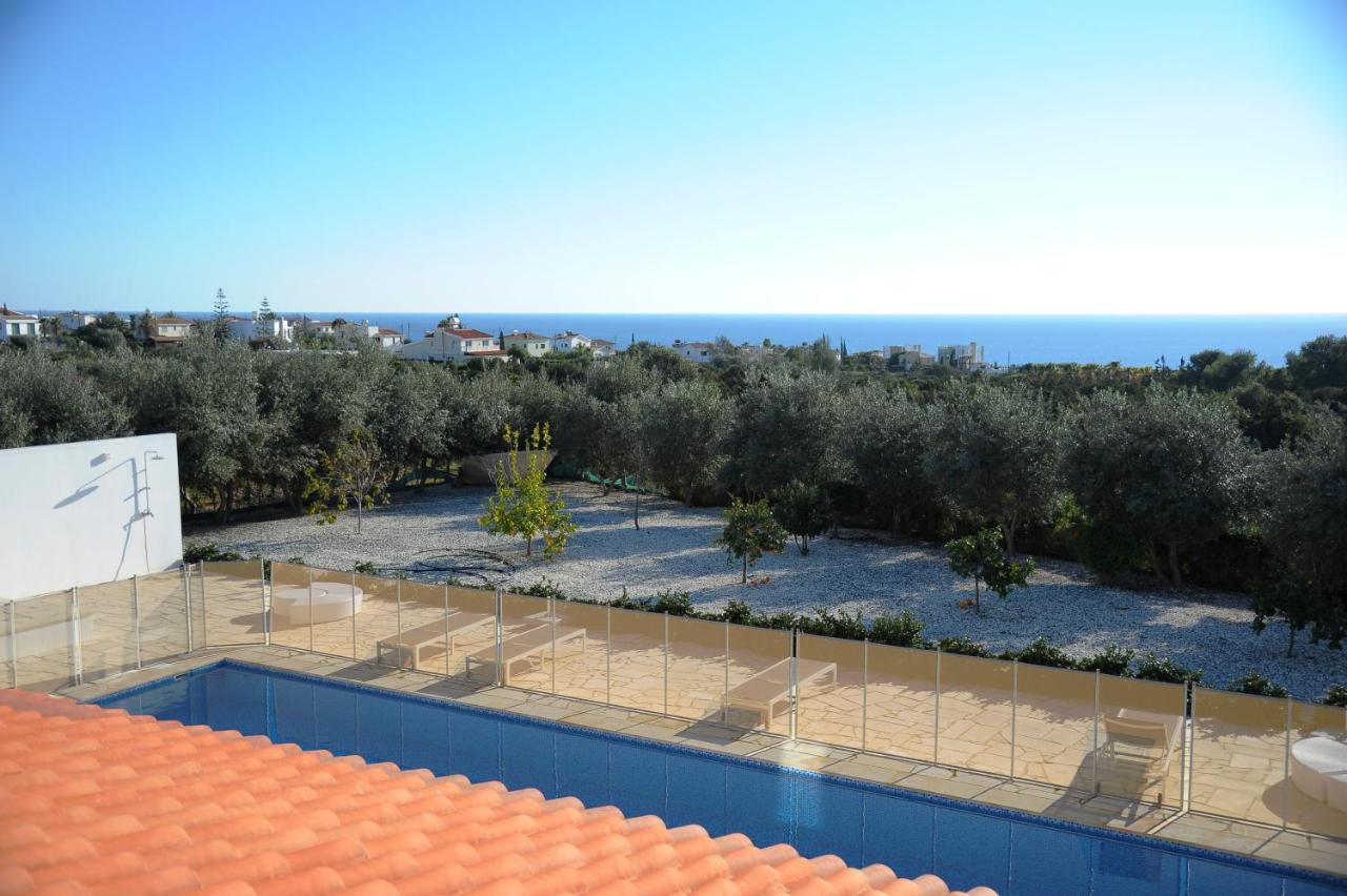 Luxury 6 Bedroom With Privet Pool In *