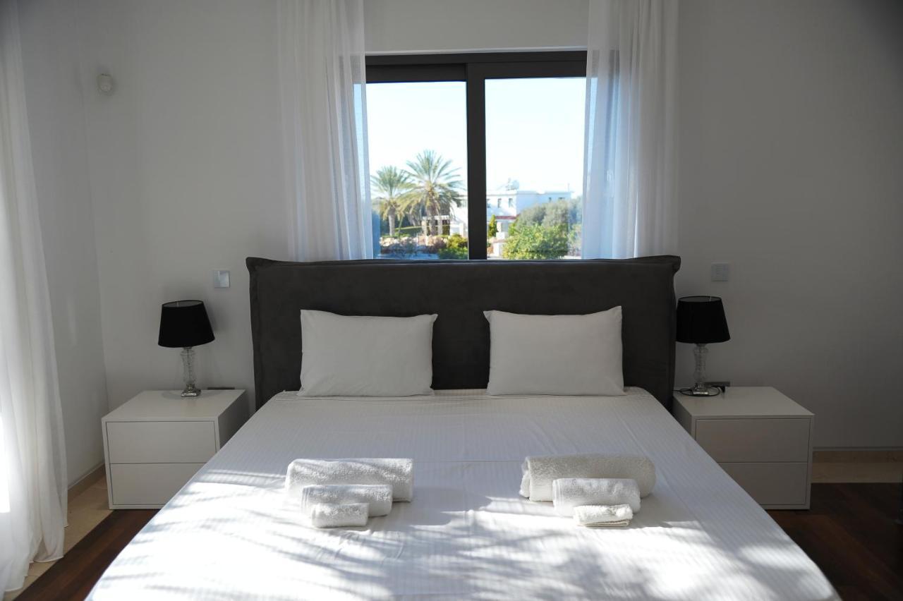 Villa Luxury 6 Bedroom With Privet Pool In Paphos