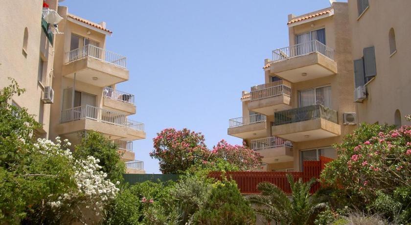 Diamond With Stunning Sea View