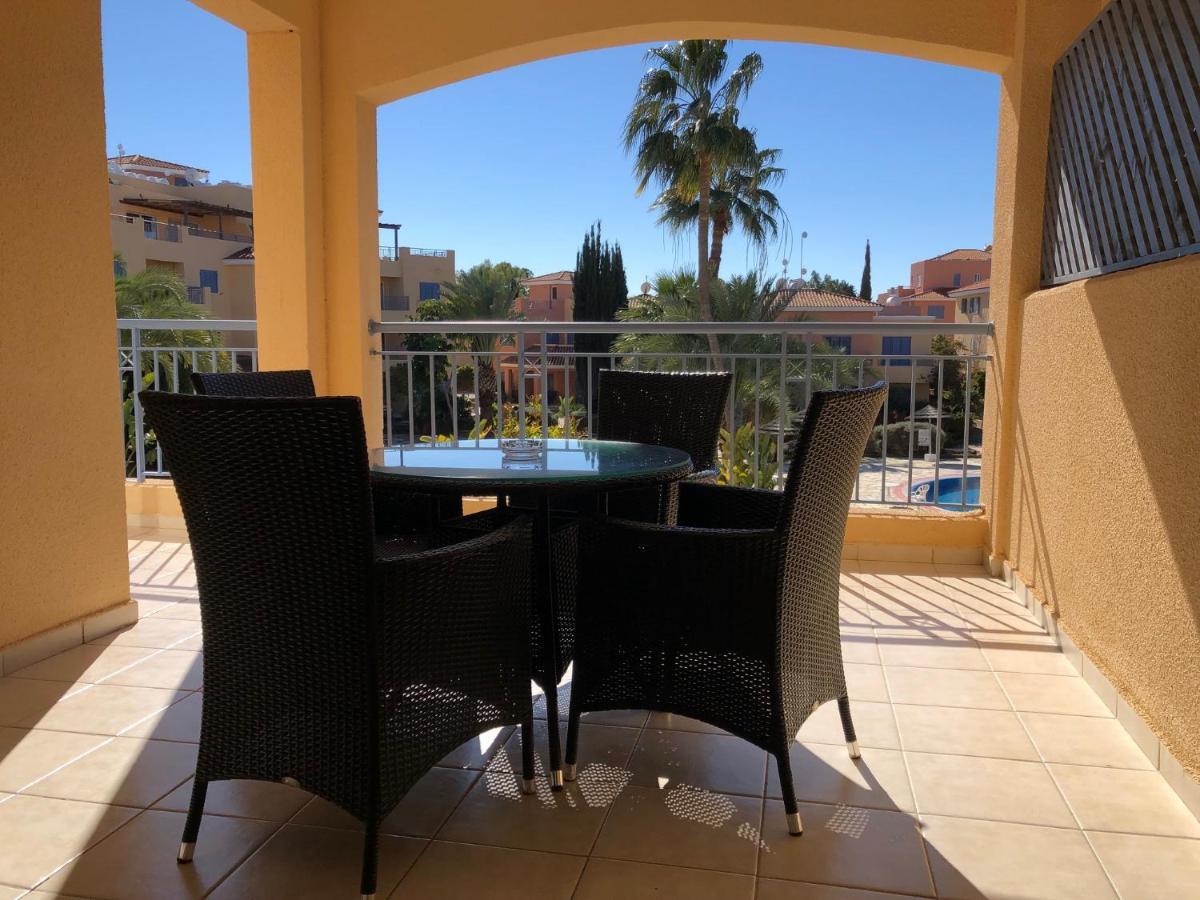 Limnaria Gardens - Modern 1 Bed, Walk To & Shops Apartment