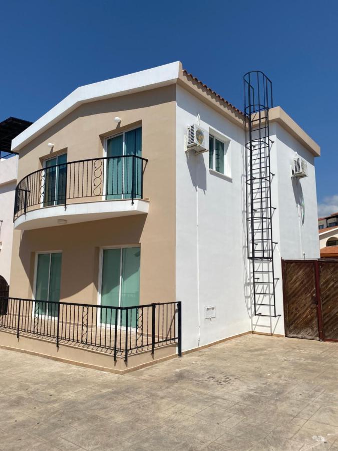Villa Three Bedroom Casa De *