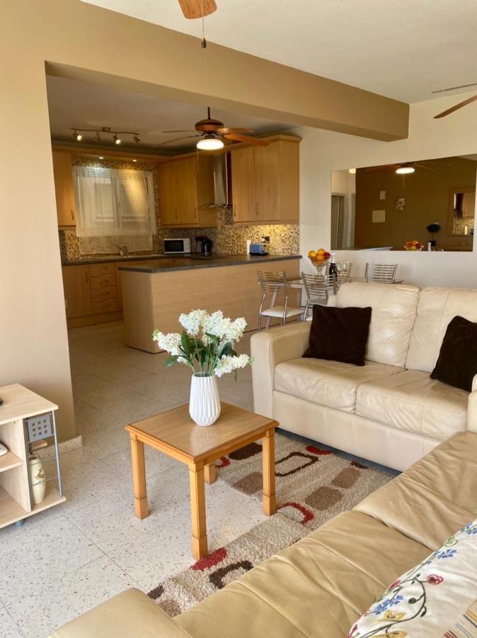 Sea View Apartment *