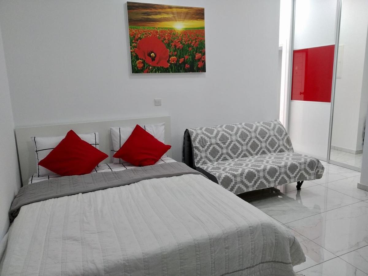 Dream- Downtown-studios Apartment Paphos