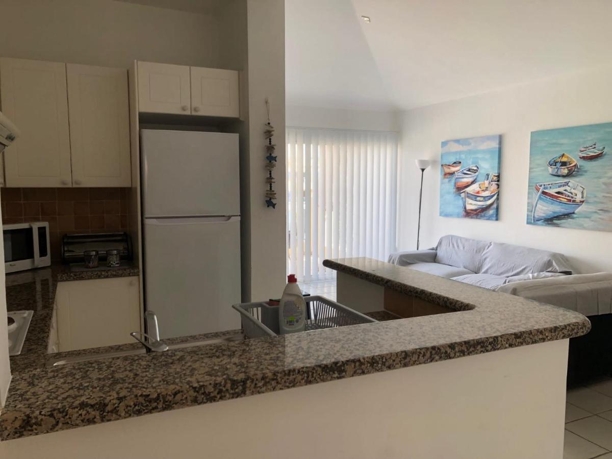 Bright 2 Bed, Pool Facing In Limnaria Gardens Paphos