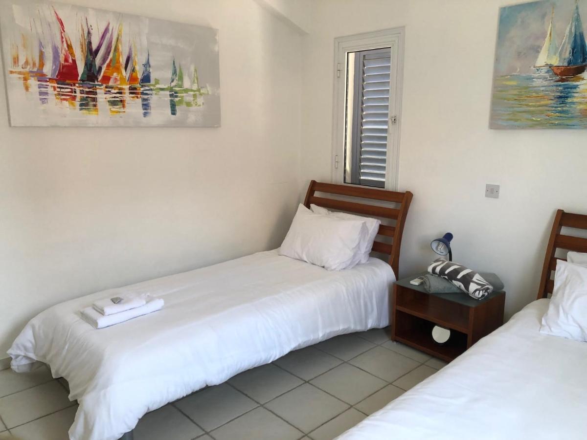 Bright 2 Bed, Pool Facing In Limnaria Gardens Apartment Paphos