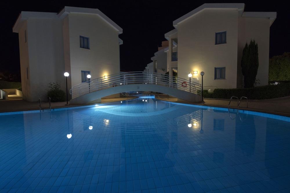 Kissos Hotel 3*