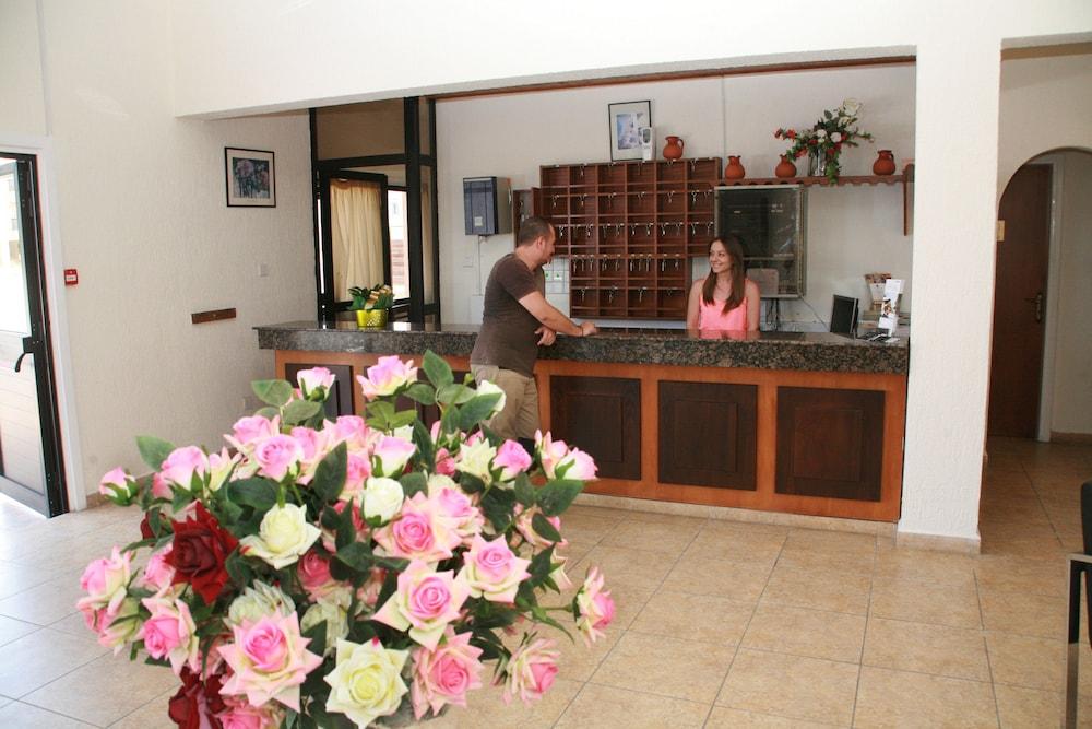 New York Plaza Aparthotel 3*