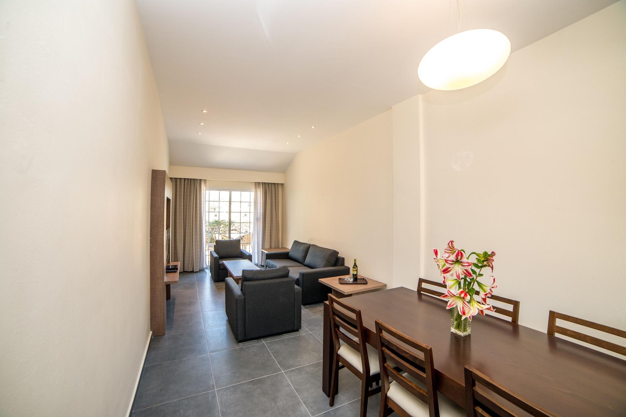 Helios 2 Apartment