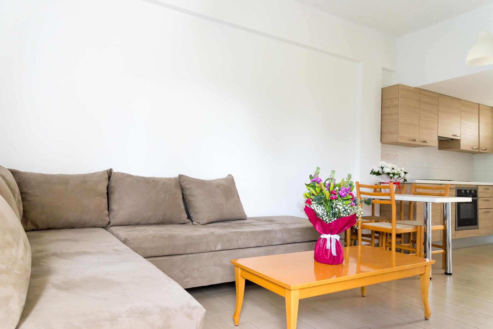 Helios 2 Apartment *