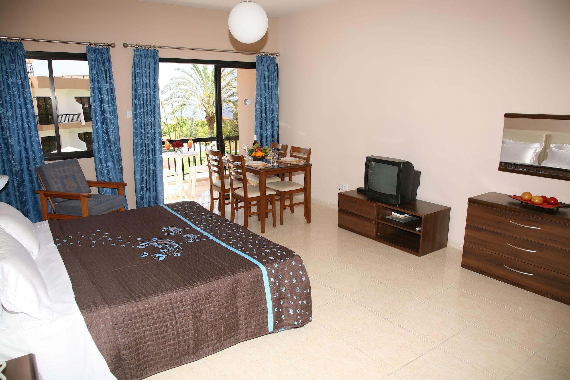 Anna Aparthotel 3*