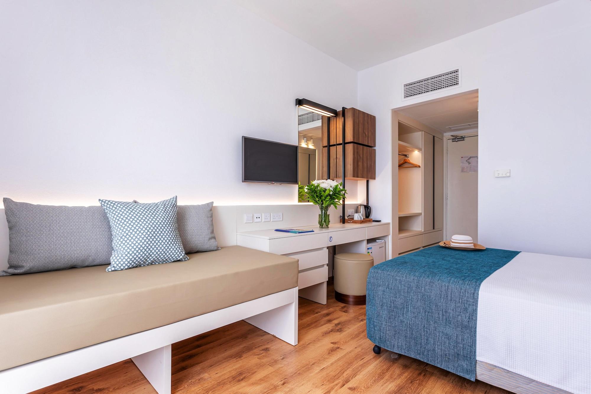 Louis Phaethon Resort 4*