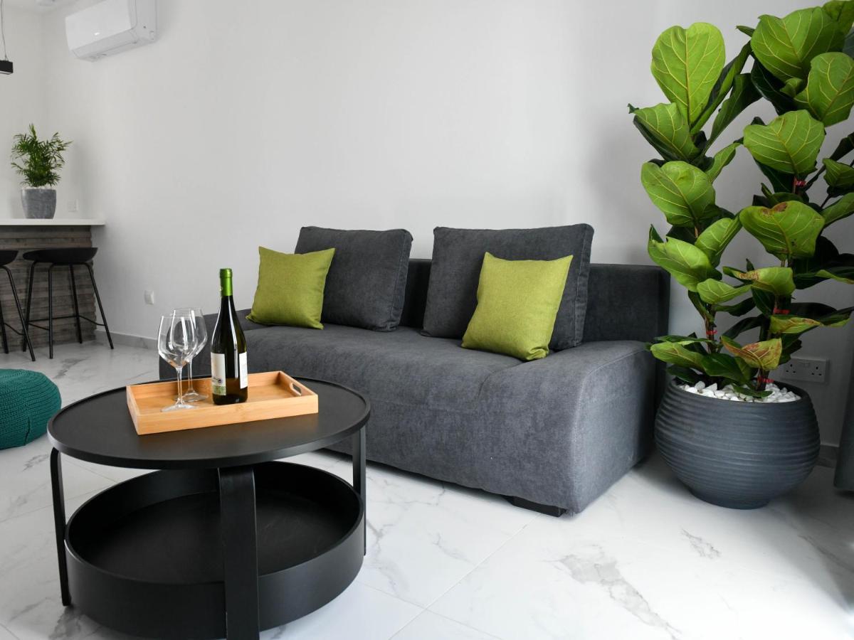 The Room, 15, Leda Gardens Apartment Paphos