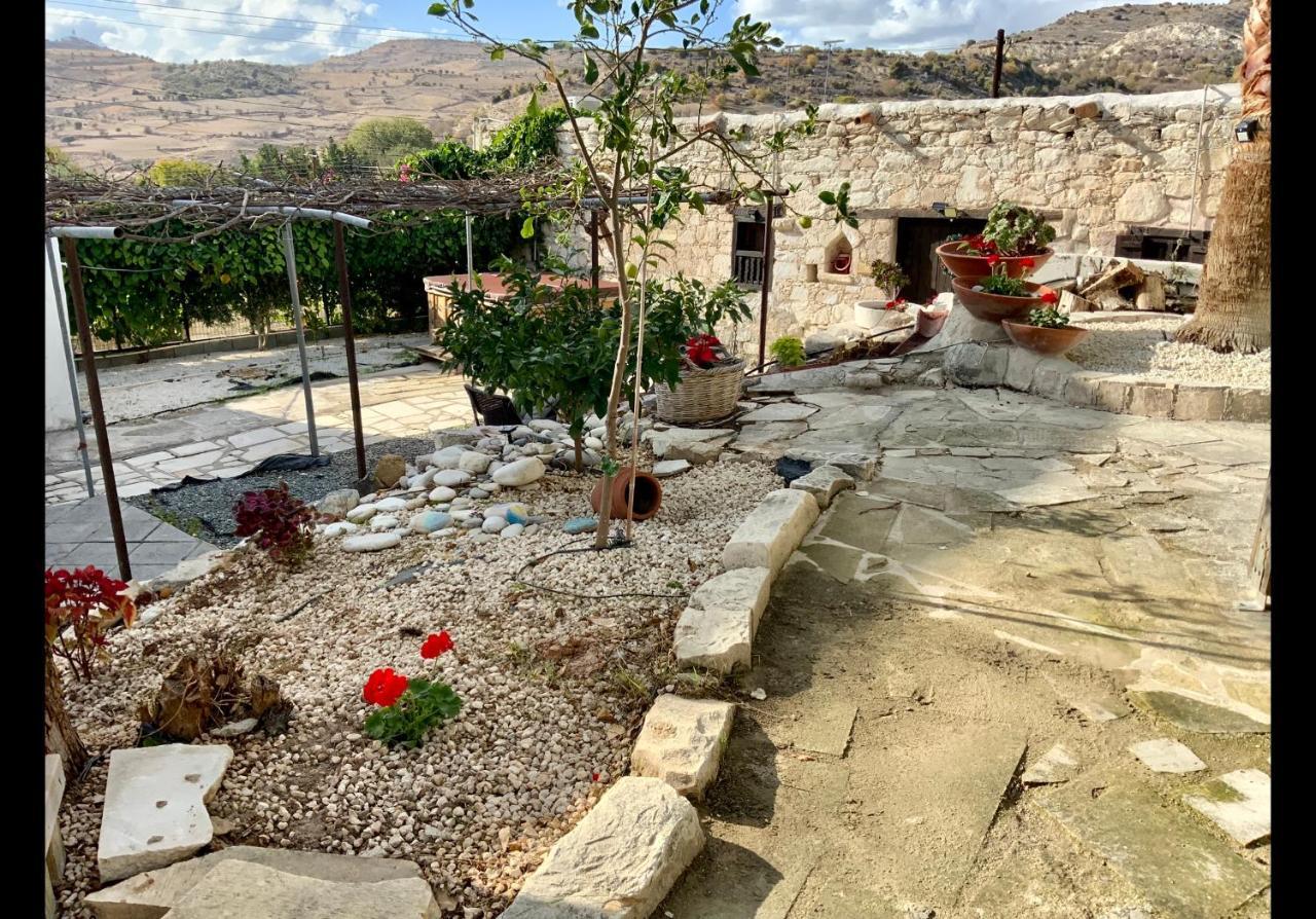 Holiday home Georgios Retreat. Quaint Stone House. Paphos