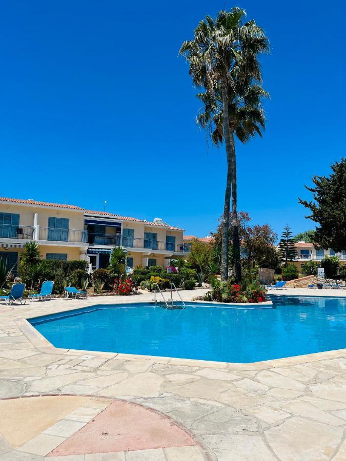 Golden Palms Paradise Garden Paphos