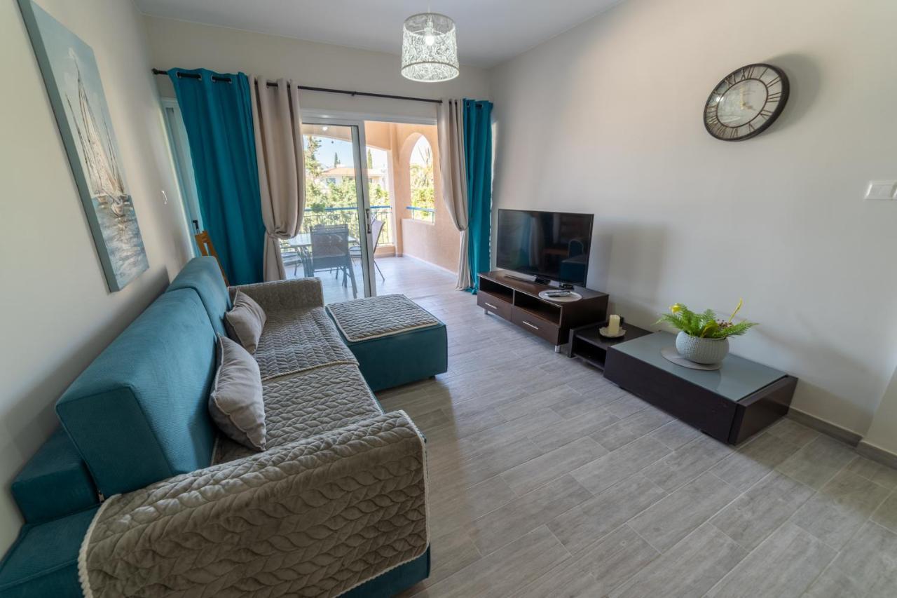 Apartment Paradise Gardens2 With Waking Distance To The Sea Paphos