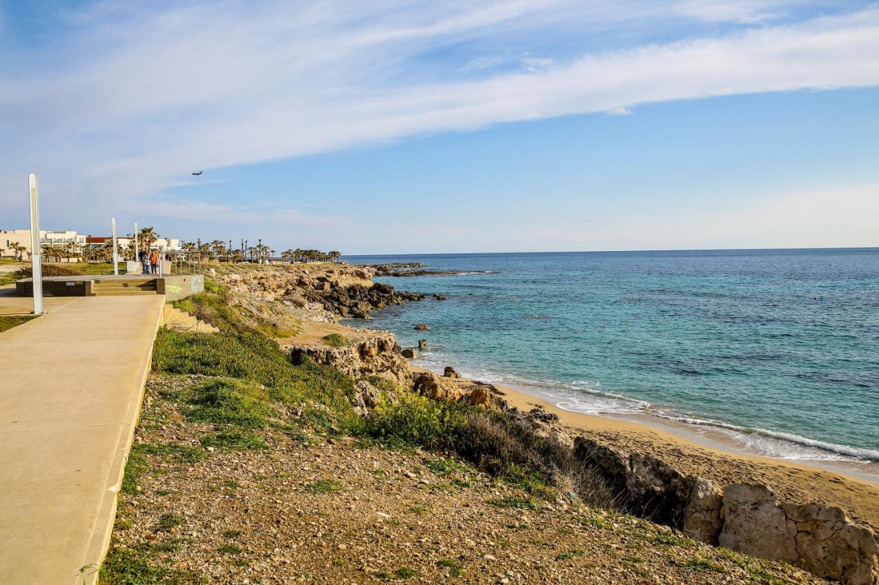 Apartment Spacious 2 Bedroom Near Mall -internet 1gbps Paphos