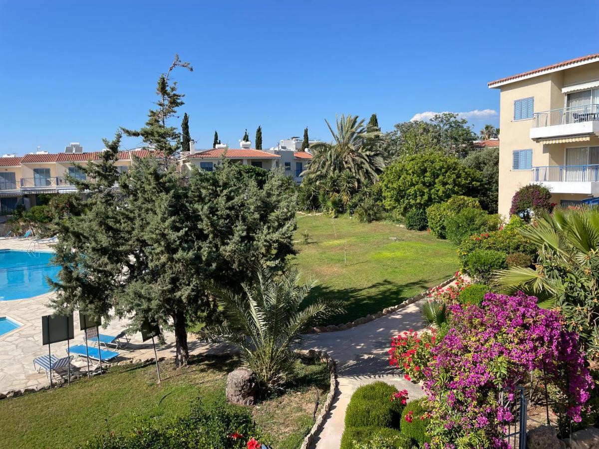 Apartment Paradise Gardens2 With Waking Distance To The Sea Paphos