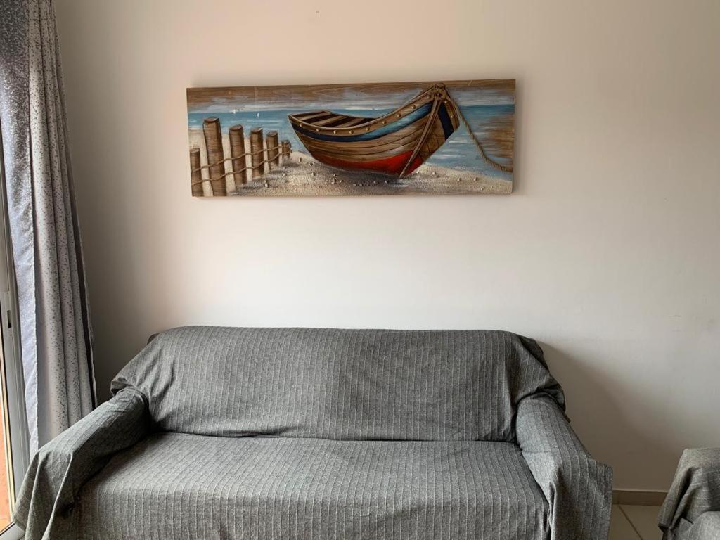 Comfortable 2 Bedroom In Popular Limnaria Gardens Apartment *