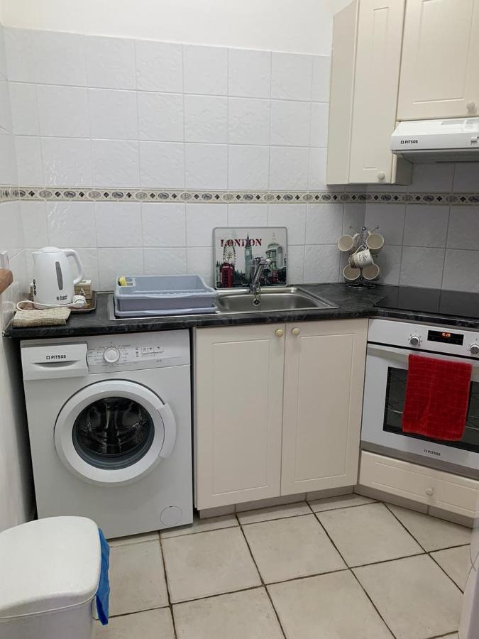 Comfortable 2 Bedroom In Popular Limnaria Gardens * Paphos