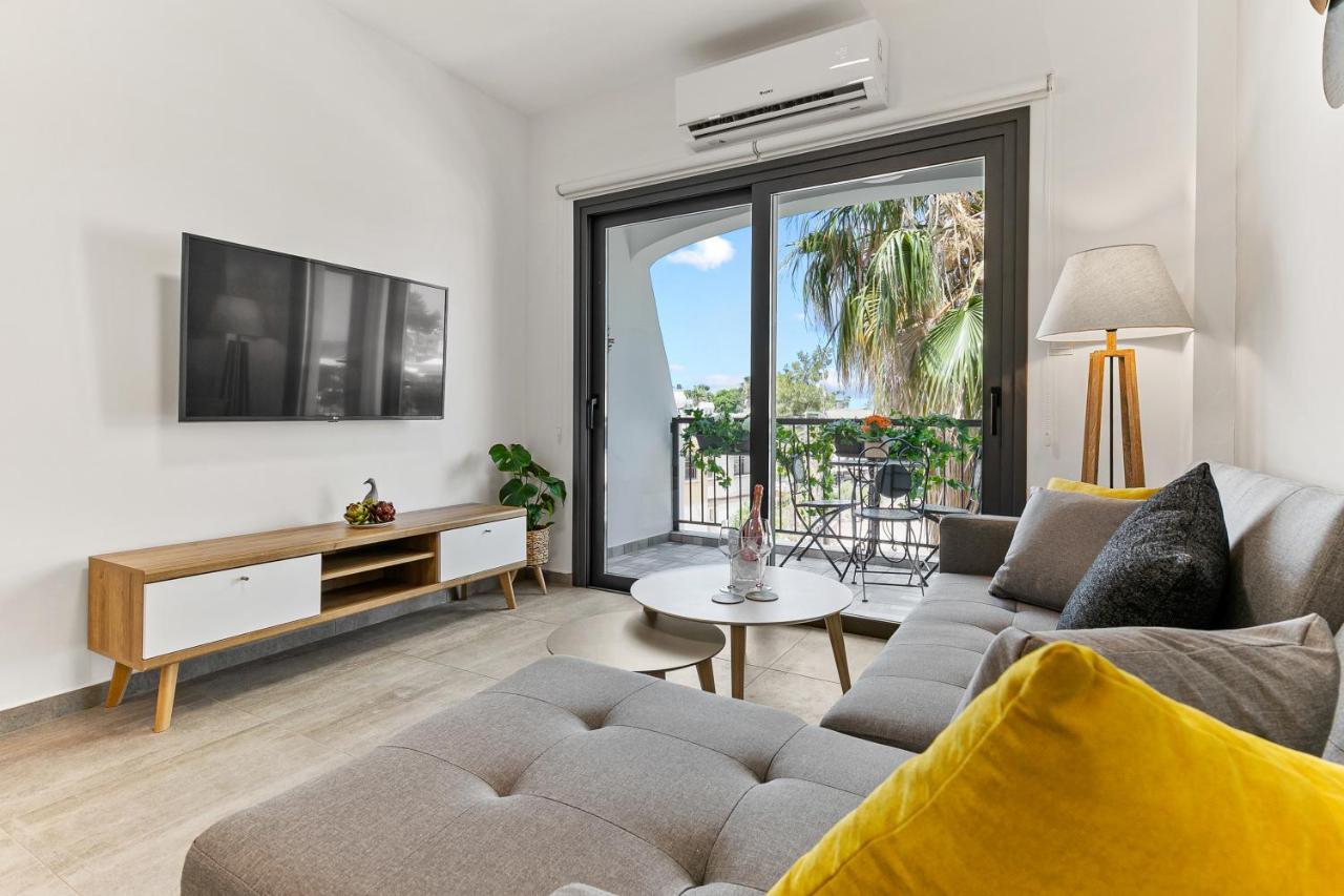 Dreamy 2 Bed By The Sea