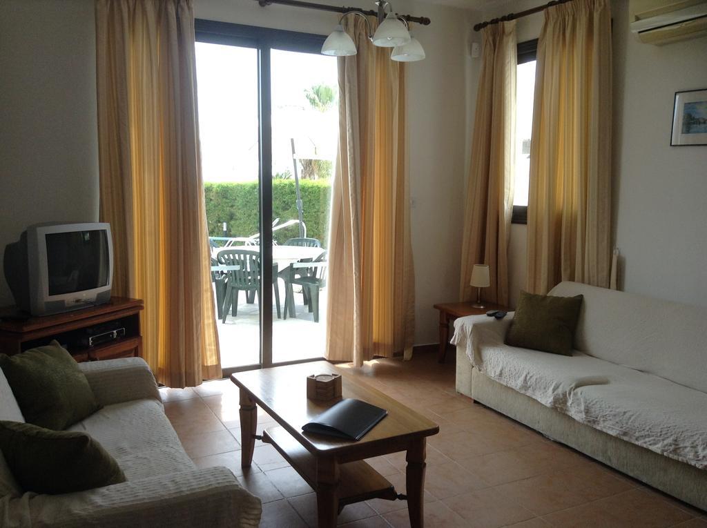 Aura Holiday Villas Pousada Paphos