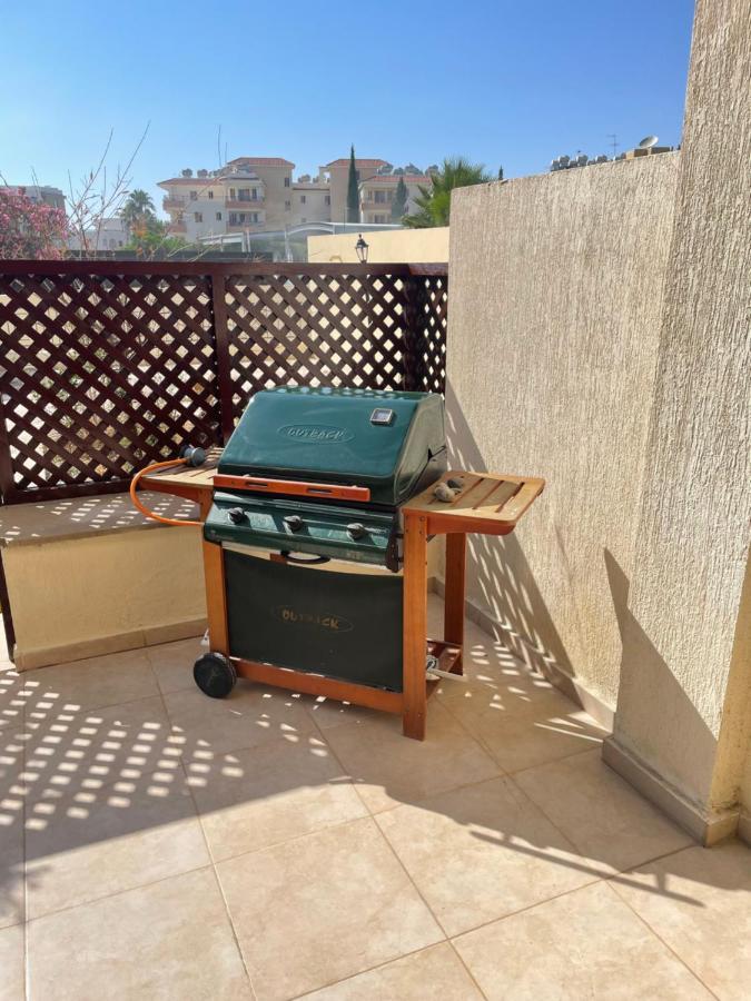 Pool Side 2 Bedroom Queens Gardens Complex *
