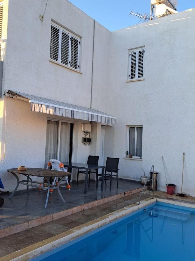 Peaceful Townhouse With Private Pool Near The Sea Apartment Paphos