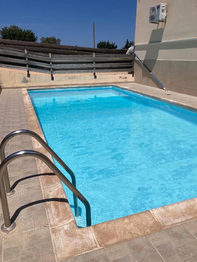 John's Apartment Paphos