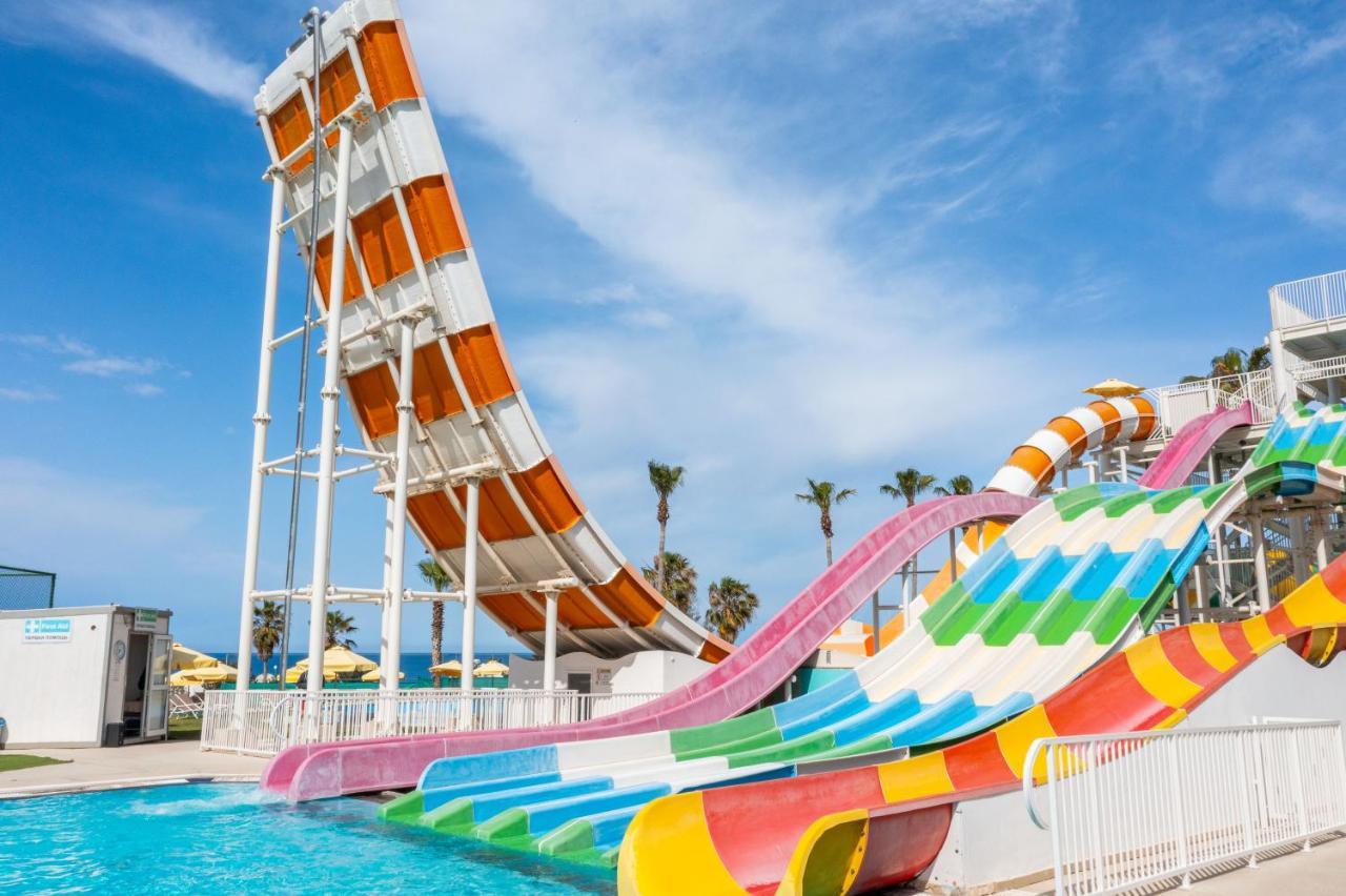 Leonardo Laura & Splash Resort Klorakas