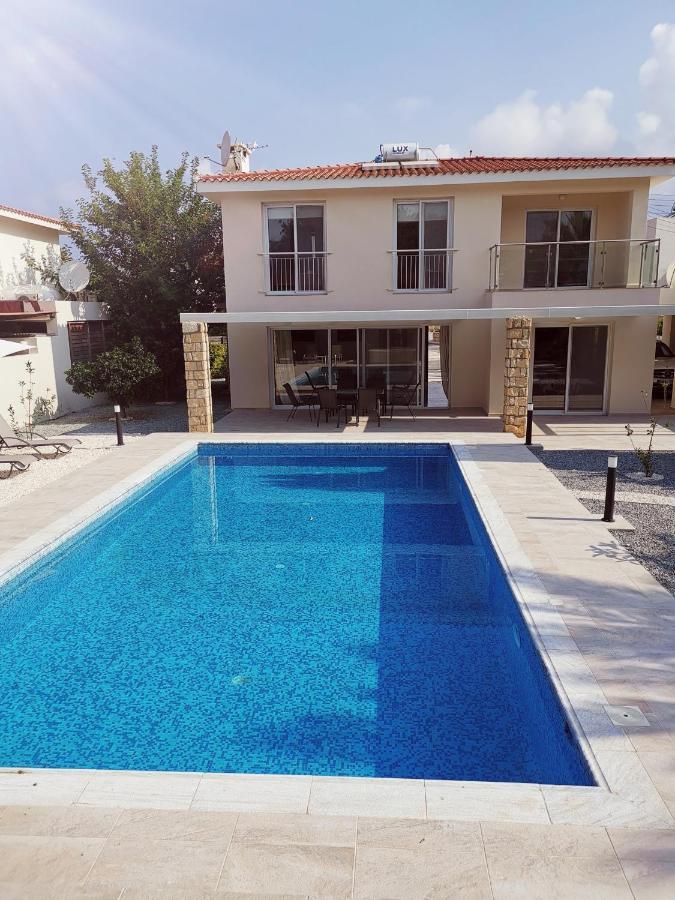 Villa7 Sea Breeze Villa *