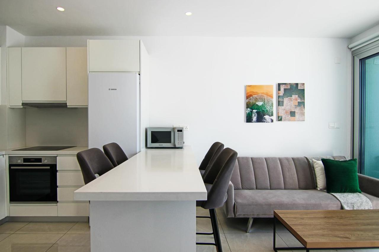 Phaedrus Living - Seaside Executive Flat Harbour 203 Apartment