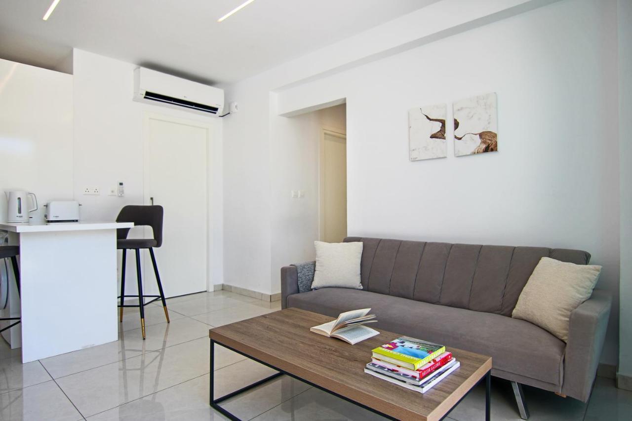 Phaedrus Living Apartment