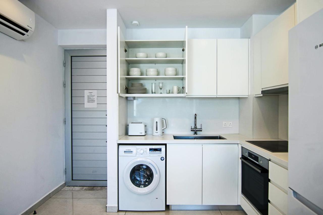 Phaedrus Living - Seaside Executive Flat Harbour 203
