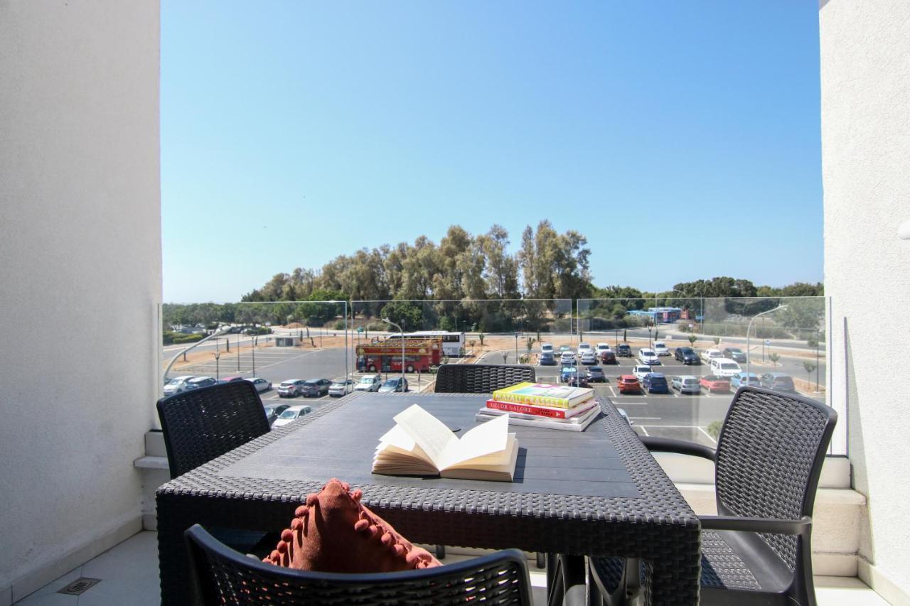 Phaedrus Living - Seaside Executive Flat Harbour 203 *