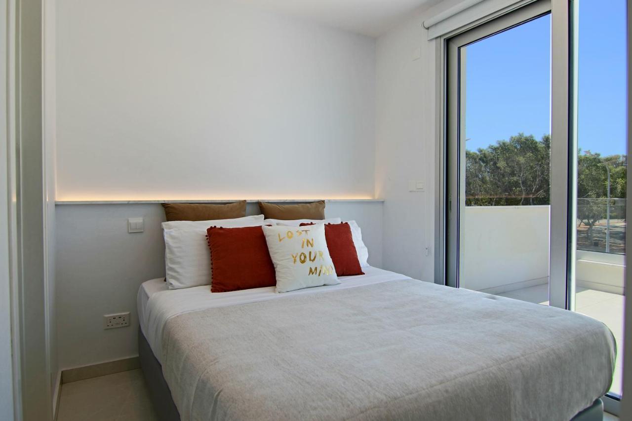 Apartment Phaedrus Living