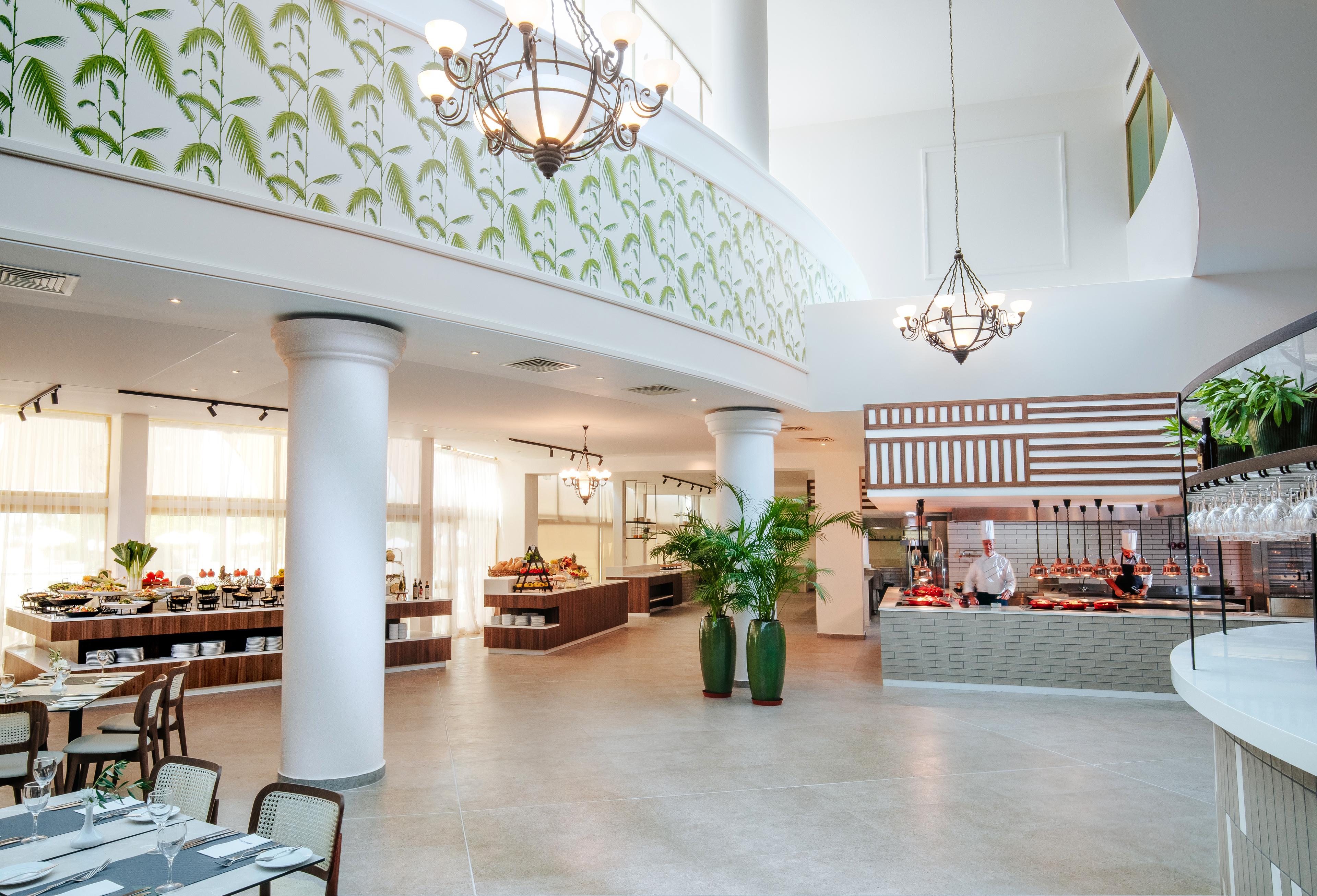 Louis Imperial Beach Resort