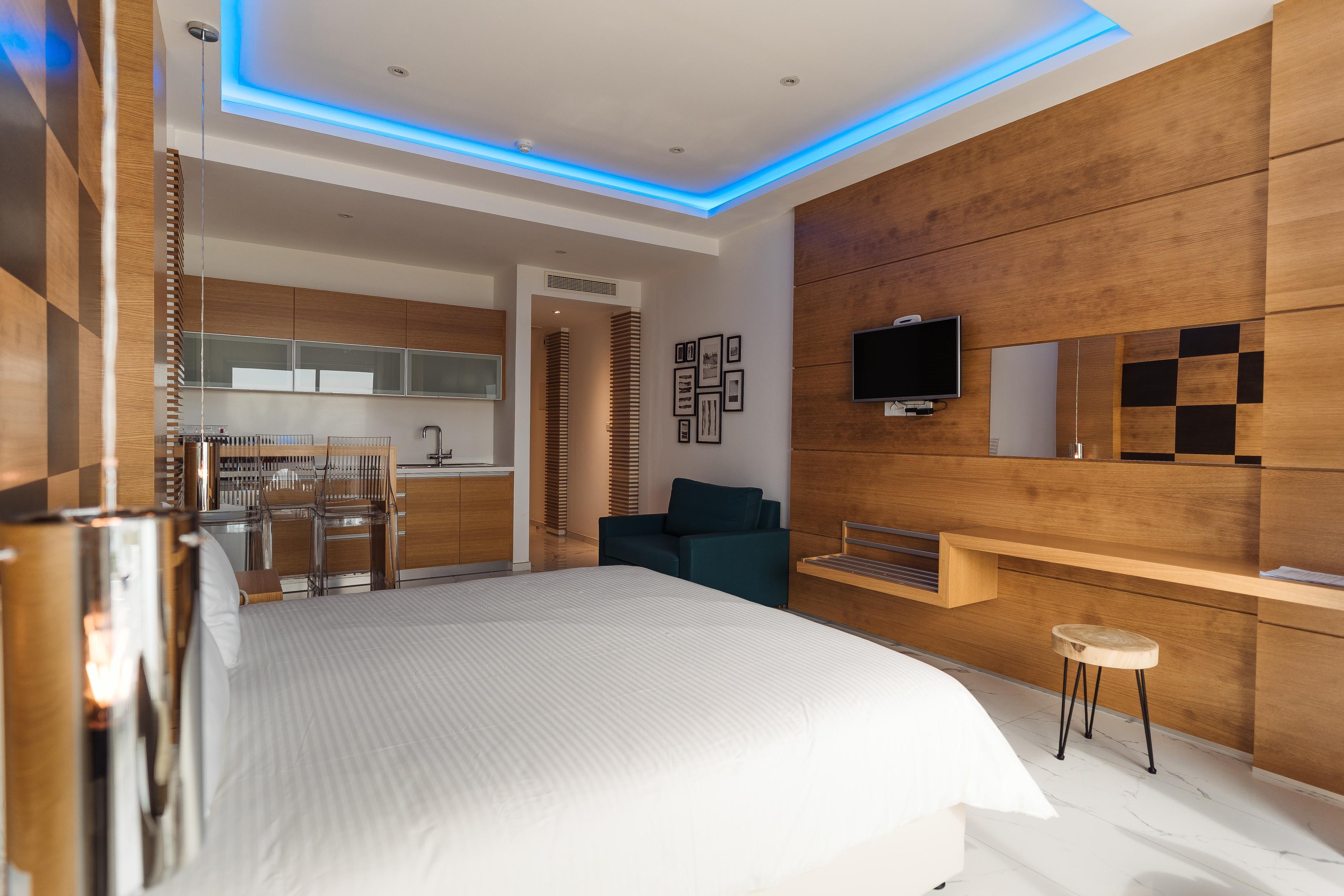 Aparthotel Vrachia & - Adults Only