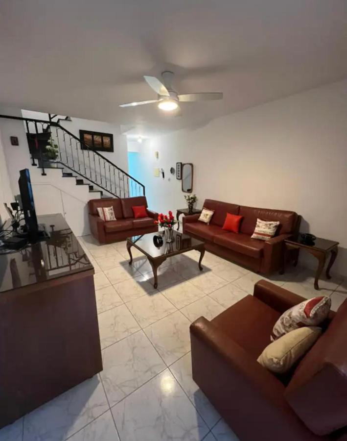 Marias Spacious Aparment Paphos