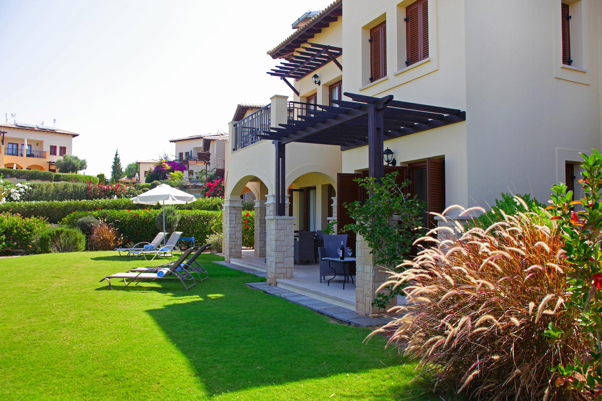 Aphrodite Hills Golf & Residences - *